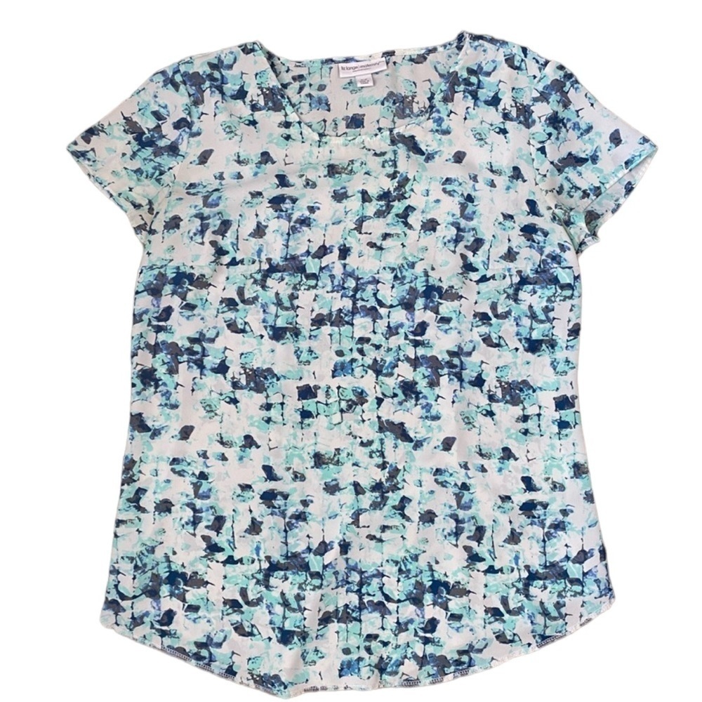 Liz Lange maternity blue and white floral top size small
